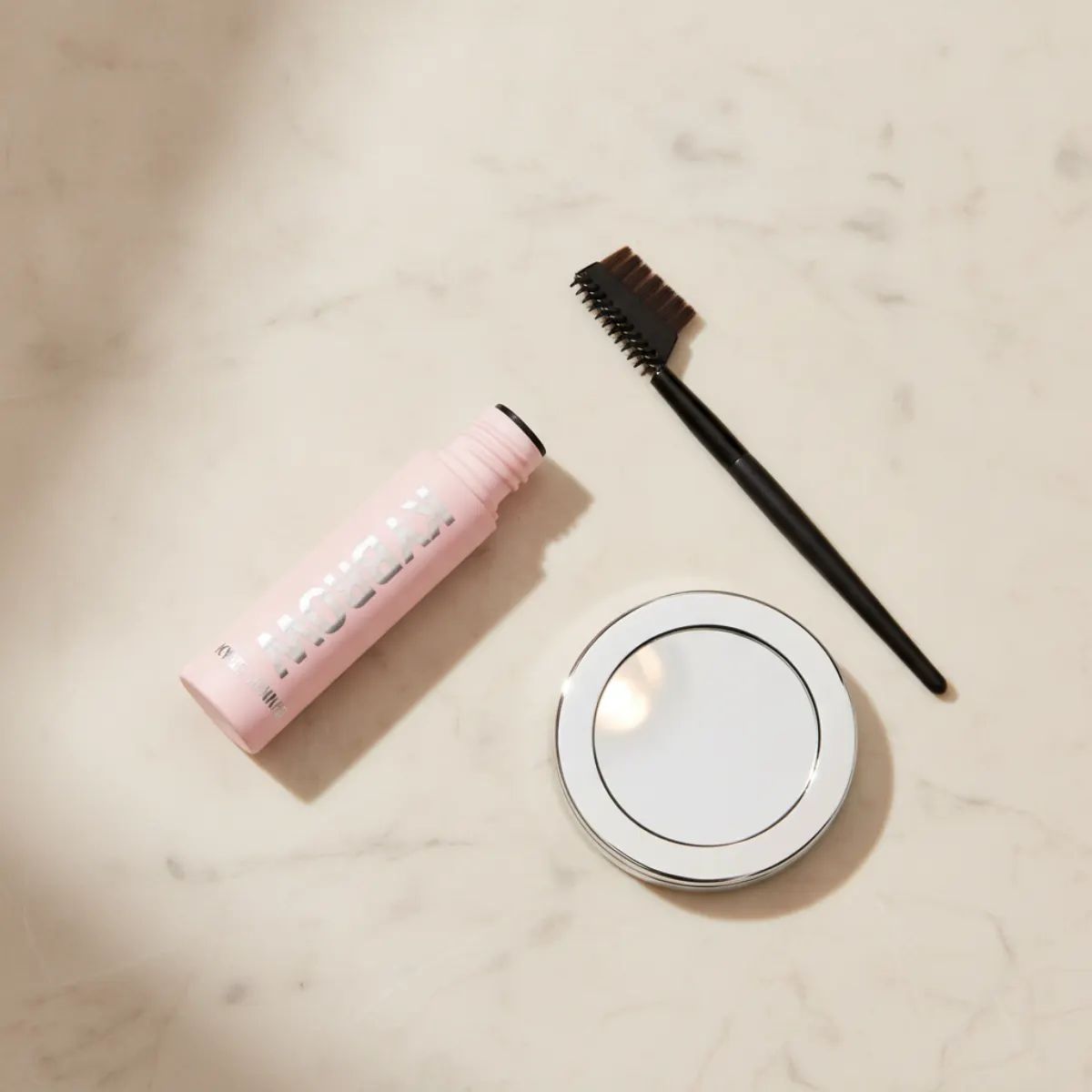 Kybrow Gel de Kylie Cosmetics : mon avis et ce que vos sourcils peuvent révéler